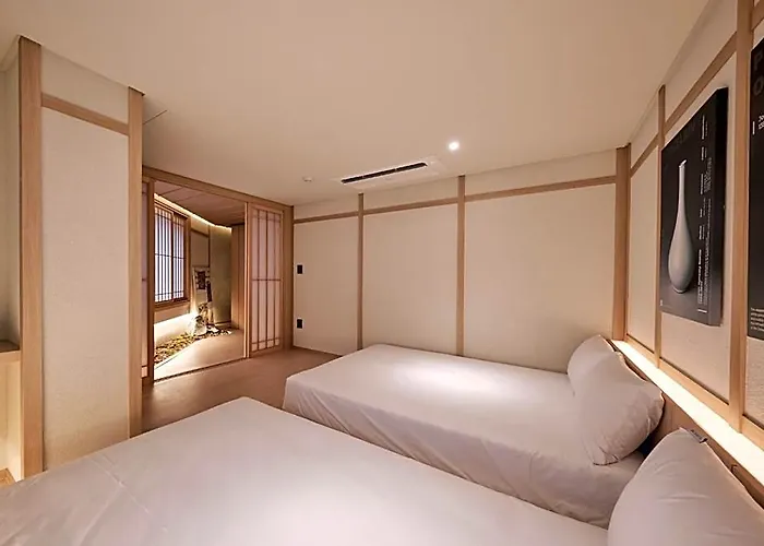 Hotel Uh 4*