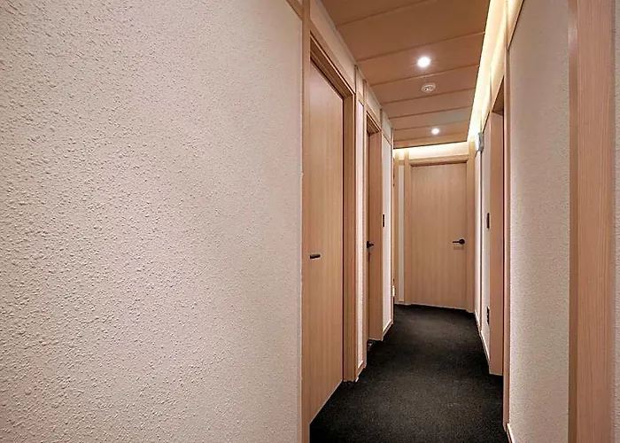 Uh Hotel